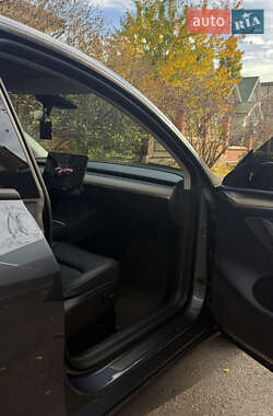 Внедорожник / Кроссовер Tesla Model Y 2023 в Кривом Роге