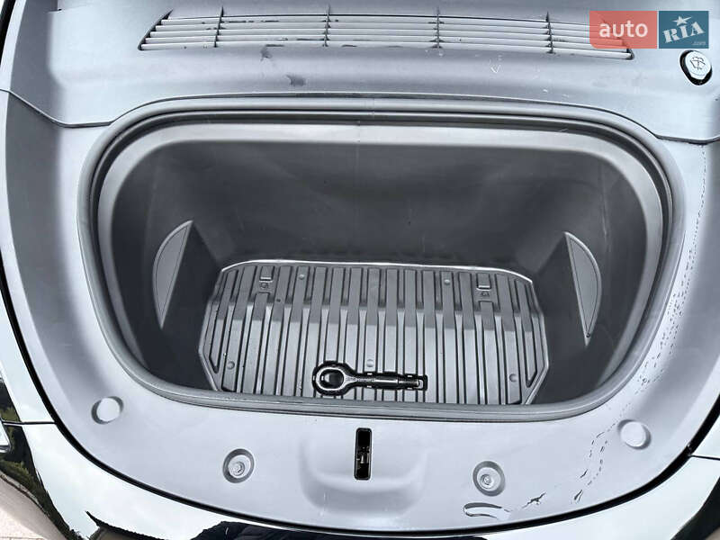 Внедорожник / Кроссовер Tesla Model Y 2023 в Днепре