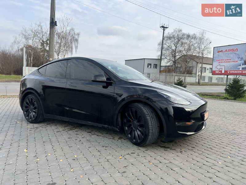 Tesla Model Y 2023