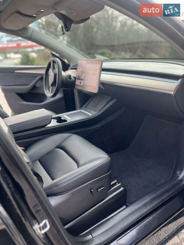 Внедорожник / Кроссовер Tesla Model Y 2023 в Тернополе фото 4 Внедорожник / Кроссовер Tesla Model Y 2023 в Тернополе
