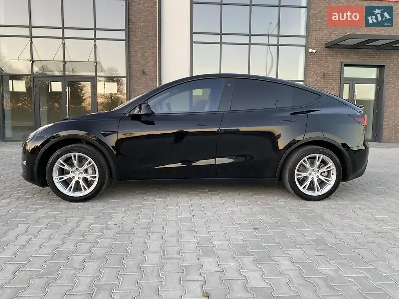 Tesla Model Y 2021