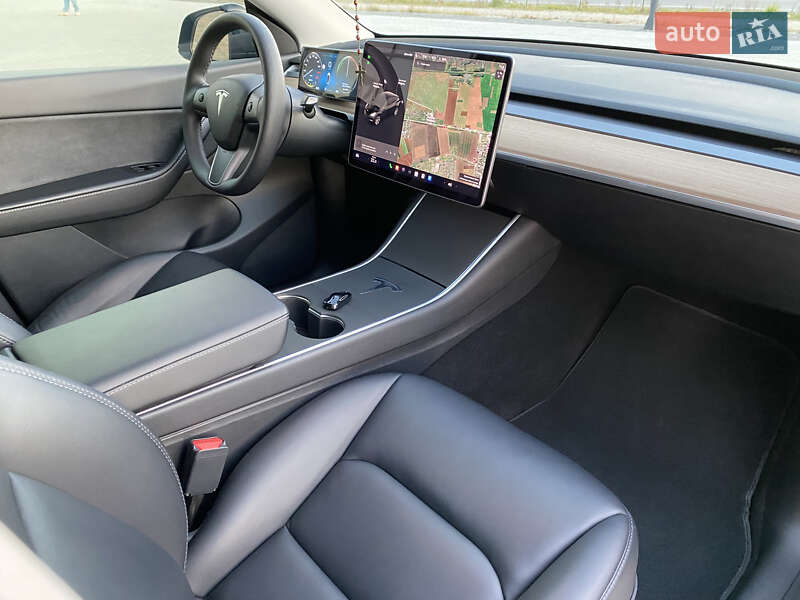 Внедорожник / Кроссовер Tesla Model Y 2021 в Тернополе