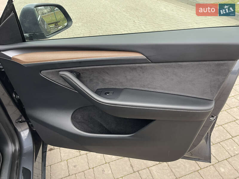 Позашляховик / Кросовер Tesla Model Y 2023 в Львові фото 29 Позашляховик / Кросовер Tesla Model Y 2023 в Львові