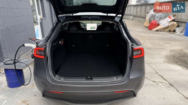 Позашляховик / Кросовер Tesla Model Y 2023 в Києві фото 6 Позашляховик / Кросовер Tesla Model Y 2023 в Києві
