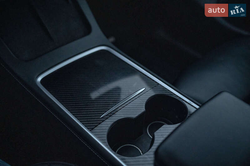 Внедорожник / Кроссовер Tesla Model Y 2021 в Черновцах