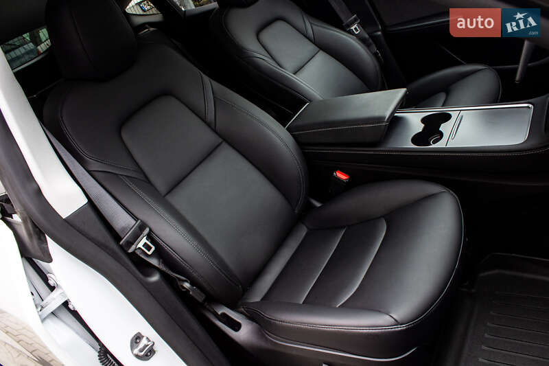 Позашляховик / Кросовер Tesla Model Y 2024 в Львові