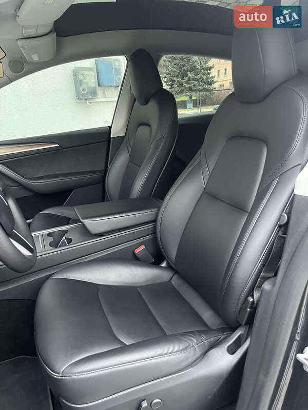 Внедорожник / Кроссовер Tesla Model Y 2024 в Львове