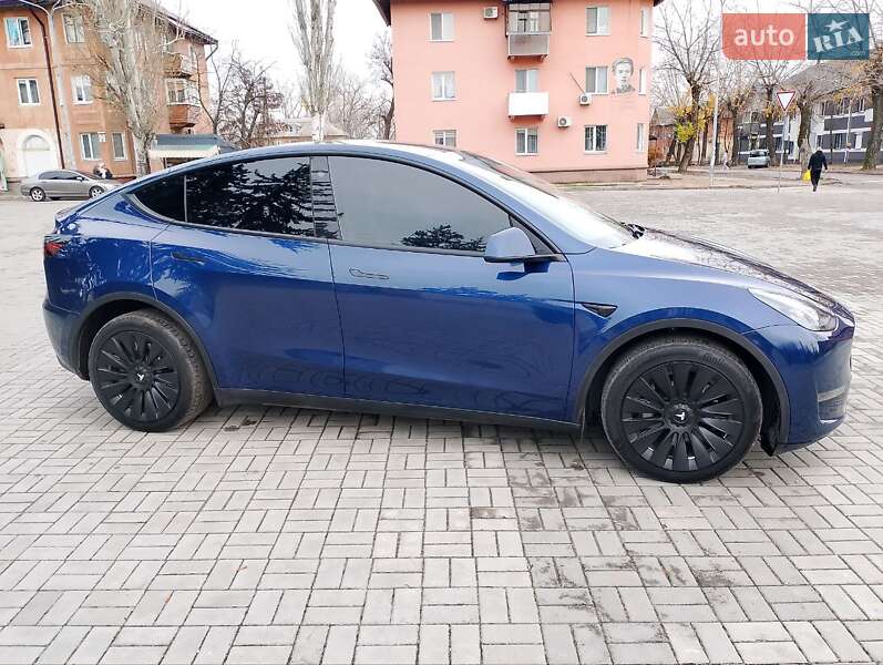 Позашляховик / Кросовер Tesla Model Y 2023 в Дніпрі