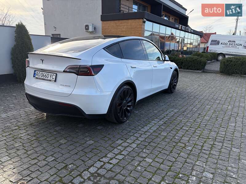 Внедорожник / Кроссовер Tesla Model Y 2023 в Ужгороде
