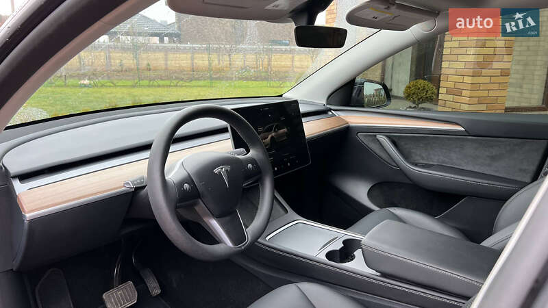 Внедорожник / Кроссовер Tesla Model Y 2024 в Луцке