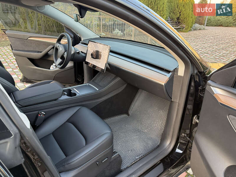 Внедорожник / Кроссовер Tesla Model Y 2023 в Днепре