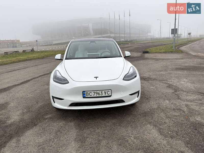 Позашляховик / Кросовер Tesla Model Y 2021 в Львові