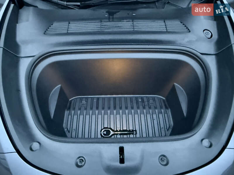 Позашляховик / Кросовер Tesla Model Y 2023 в Києві