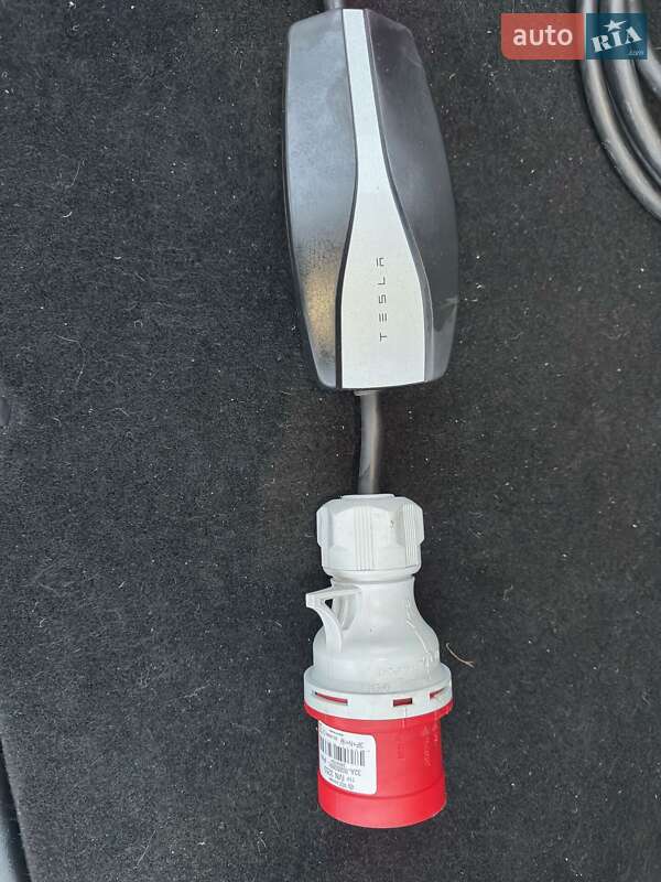 Внедорожник / Кроссовер Tesla Model Y 2022 в Луцке