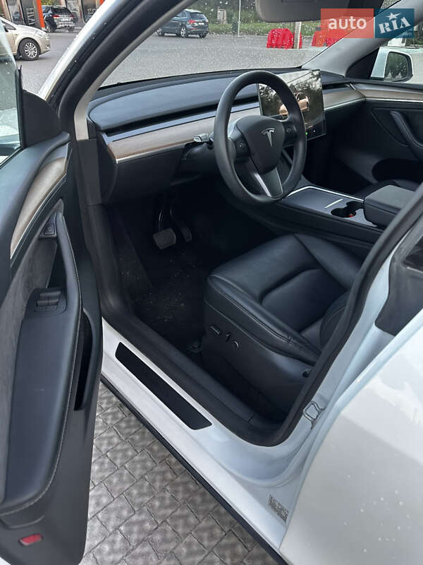 Позашляховик / Кросовер Tesla Model Y 2023 в Полтаві