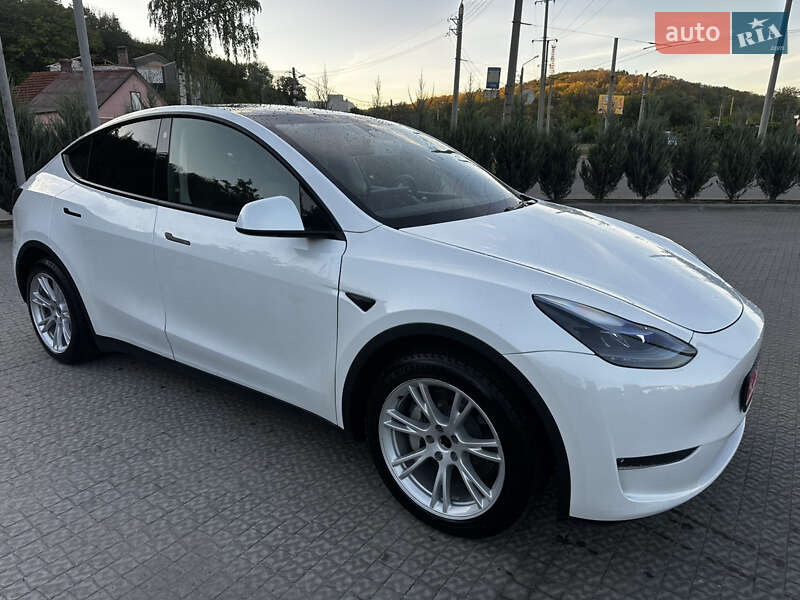 Позашляховик / Кросовер Tesla Model Y 2023 в Полтаві