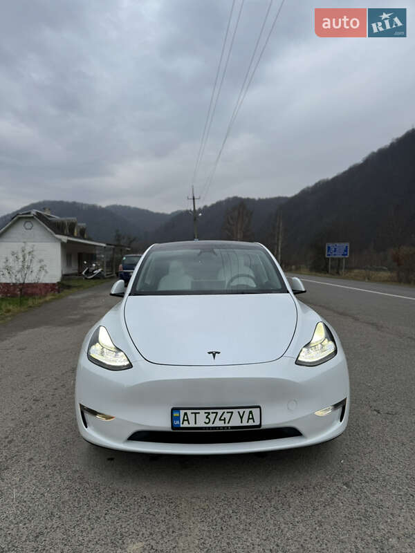 Внедорожник / Кроссовер Tesla Model Y 2024 в Ивано-Франковске