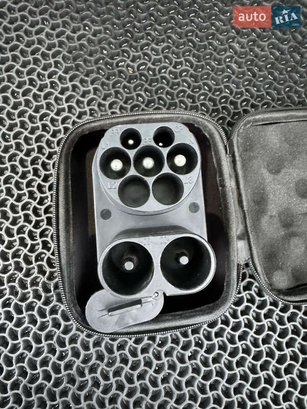 Внедорожник / Кроссовер Tesla Model Y 2024 в Ивано-Франковске