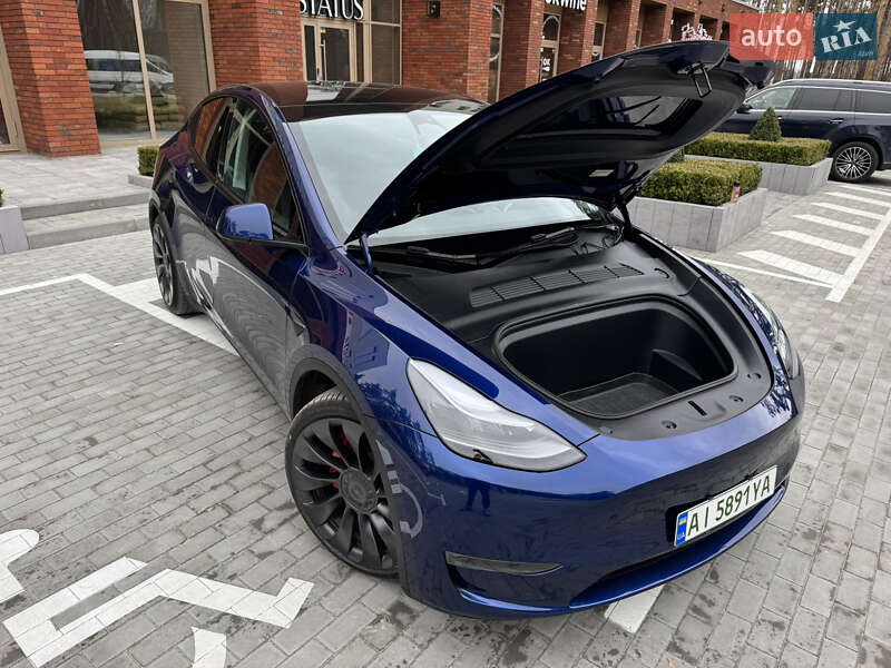 Внедорожник / Кроссовер Tesla Model Y 2023 в Киеве