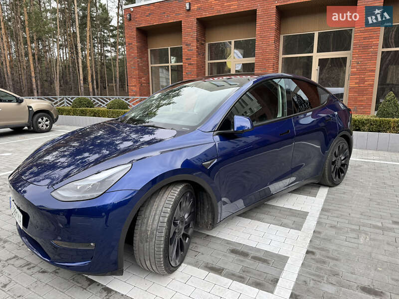 Внедорожник / Кроссовер Tesla Model Y 2023 в Киеве