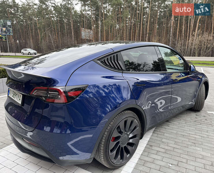 Внедорожник / Кроссовер Tesla Model Y 2023 в Киеве