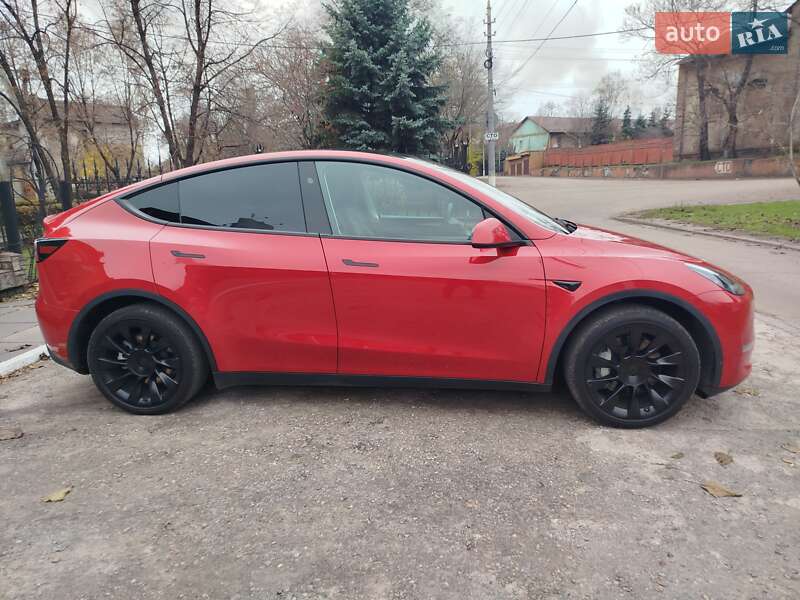 Позашляховик / Кросовер Tesla Model Y 2023 в Кам'янському