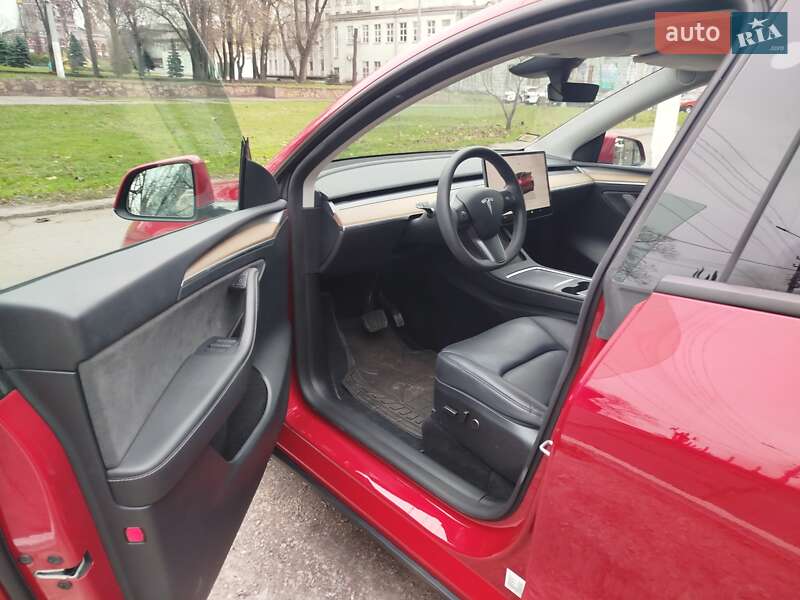 Позашляховик / Кросовер Tesla Model Y 2023 в Кам'янському