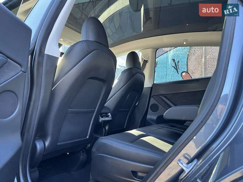 Внедорожник / Кроссовер Tesla Model Y 2023 в Луцке