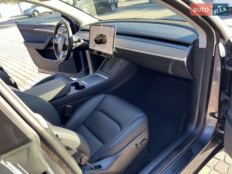 Внедорожник / Кроссовер Tesla Model Y 2023 в Луцке