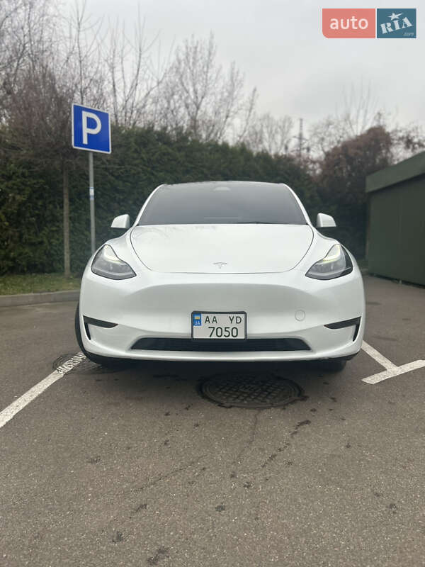 Внедорожник / Кроссовер Tesla Model Y 2025 в Киеве