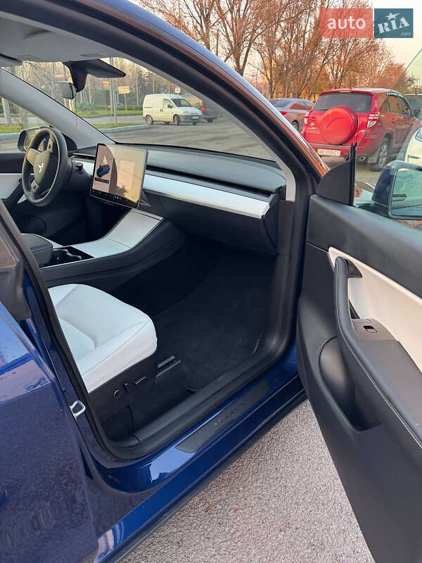 Внедорожник / Кроссовер Tesla Model Y 2021 в Днепре