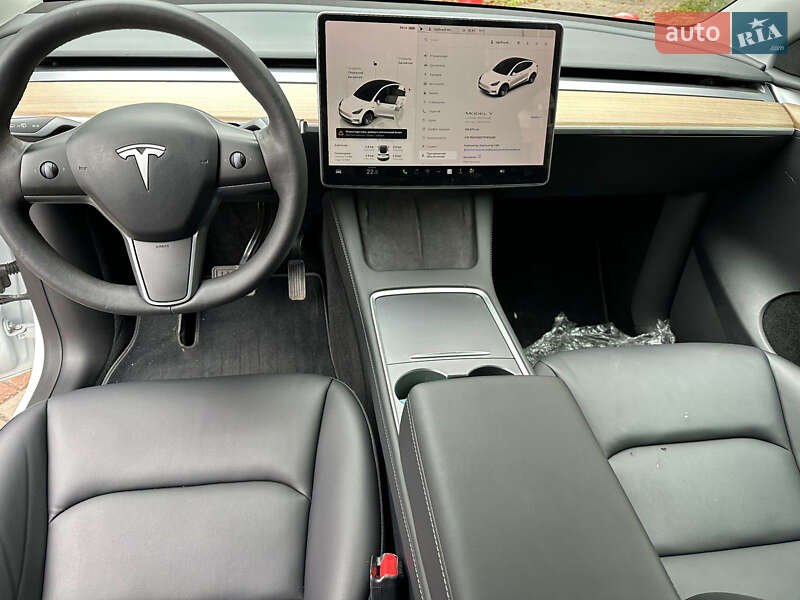 Внедорожник / Кроссовер Tesla Model Y 2023 в Киеве