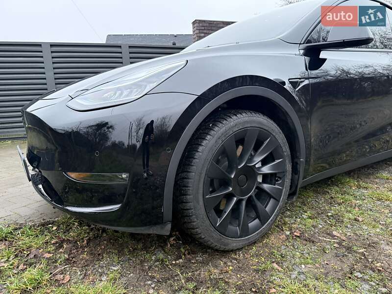 Внедорожник / Кроссовер Tesla Model Y 2021 в Киеве