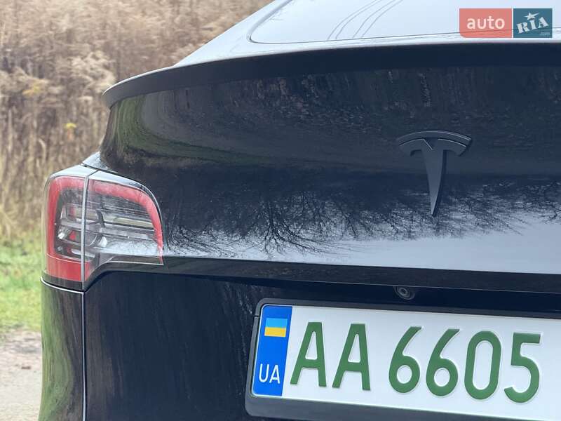 Внедорожник / Кроссовер Tesla Model Y 2021 в Киеве