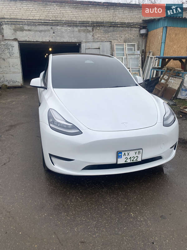 Tesla Model Y 2023