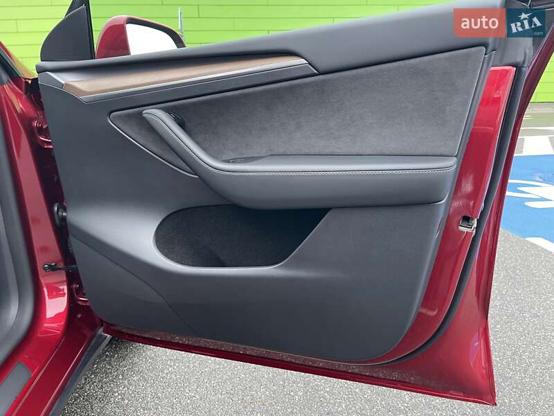 Внедорожник / Кроссовер Tesla Model Y 2024 в Киеве фото 35 Внедорожник / Кроссовер Tesla Model Y 2024 в Киеве