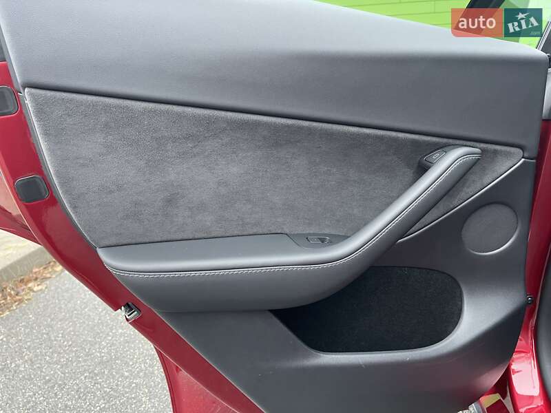 Внедорожник / Кроссовер Tesla Model Y 2024 в Киеве фото 39 Внедорожник / Кроссовер Tesla Model Y 2024 в Киеве