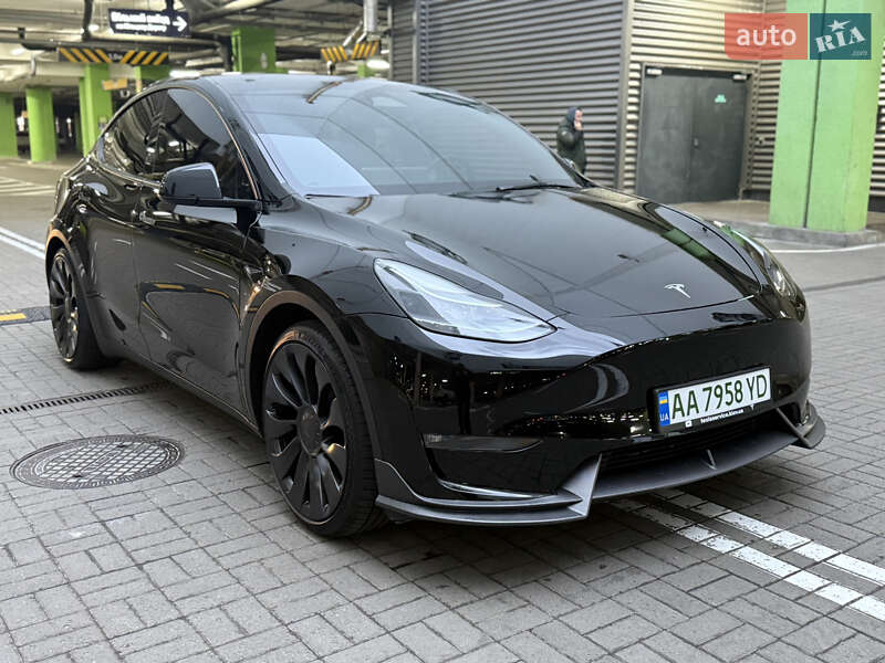 Внедорожник / Кроссовер Tesla Model Y 2023 в Киеве