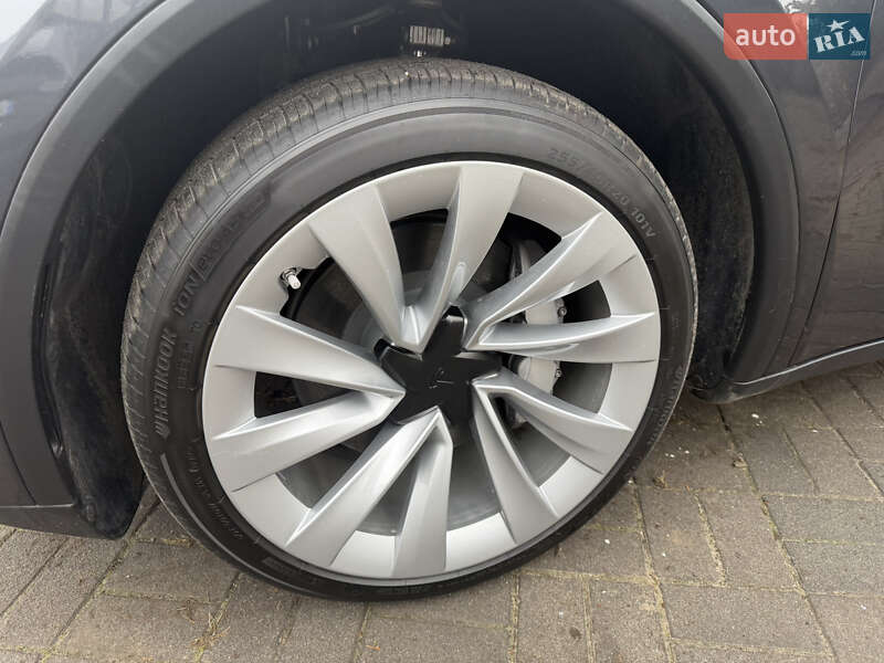 Позашляховик / Кросовер Tesla Model Y 2025 в Дніпрі фото 12 Позашляховик / Кросовер Tesla Model Y 2025 в Дніпрі