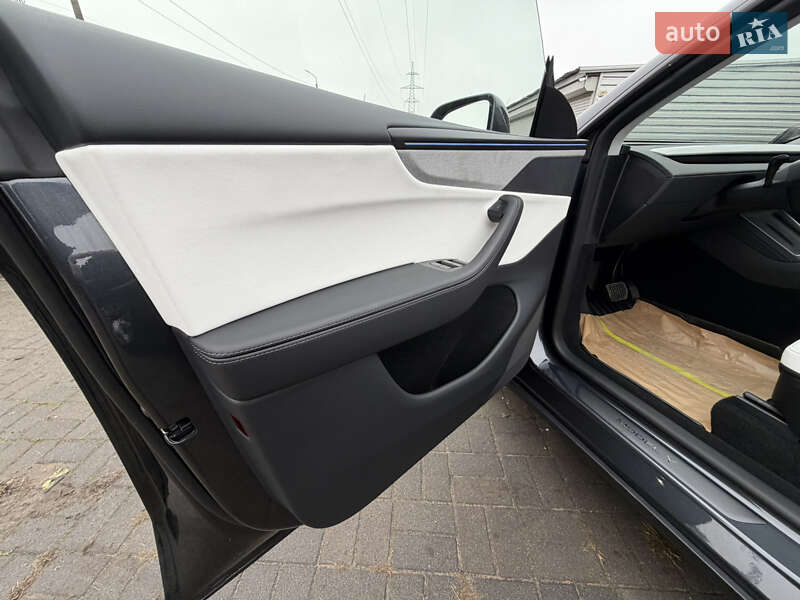 Позашляховик / Кросовер Tesla Model Y 2025 в Дніпрі фото 24 Позашляховик / Кросовер Tesla Model Y 2025 в Дніпрі