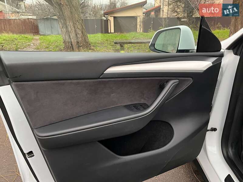 Внедорожник / Кроссовер Tesla Model Y 2023 в Киеве фото 8 Внедорожник / Кроссовер Tesla Model Y 2023 в Киеве