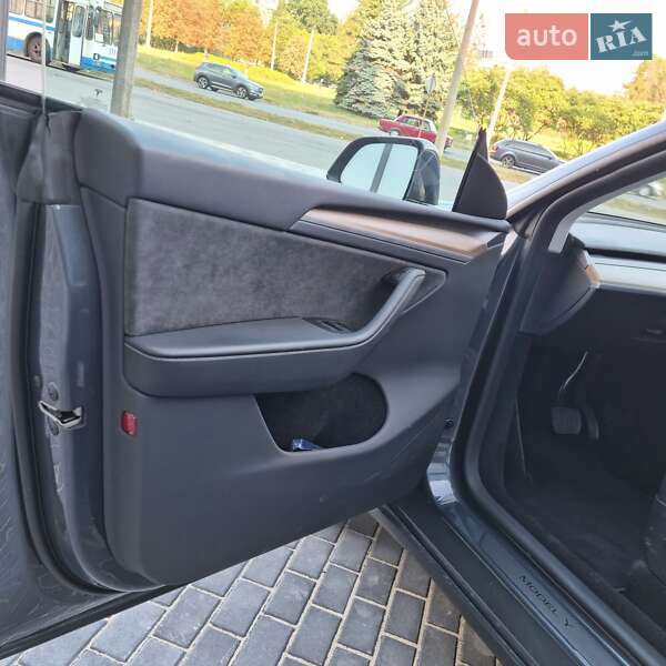 Позашляховик / Кросовер Tesla Model Y 2023 в Полтаві