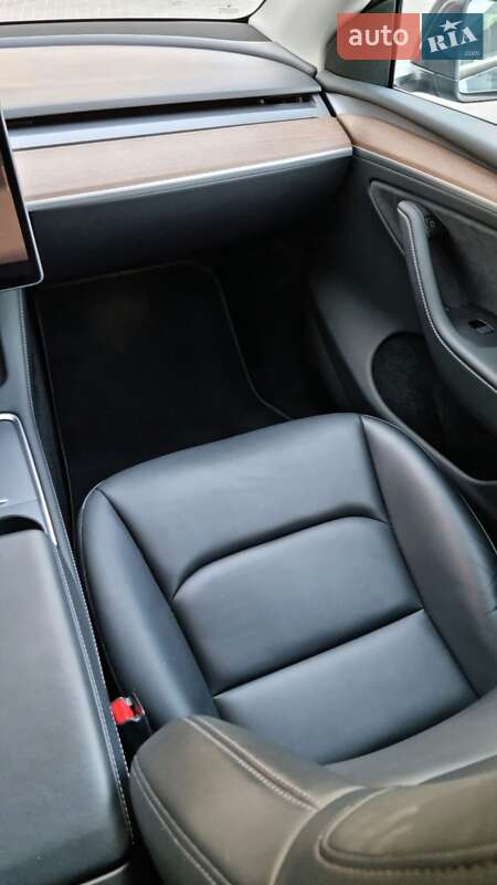 Позашляховик / Кросовер Tesla Model Y 2023 в Полтаві