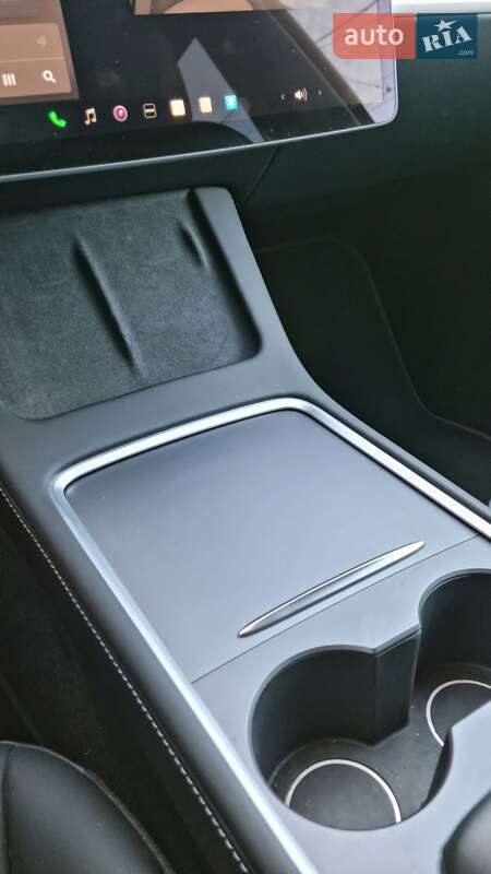 Позашляховик / Кросовер Tesla Model Y 2023 в Полтаві