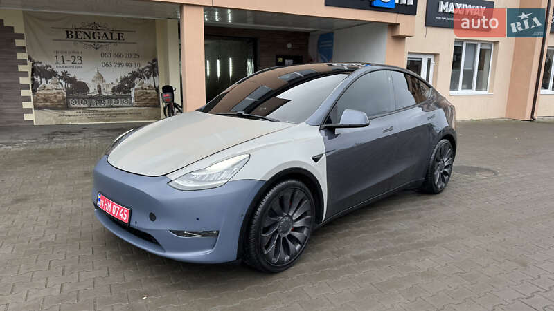Внедорожник / Кроссовер Tesla Model Y 2021 в Луцке
