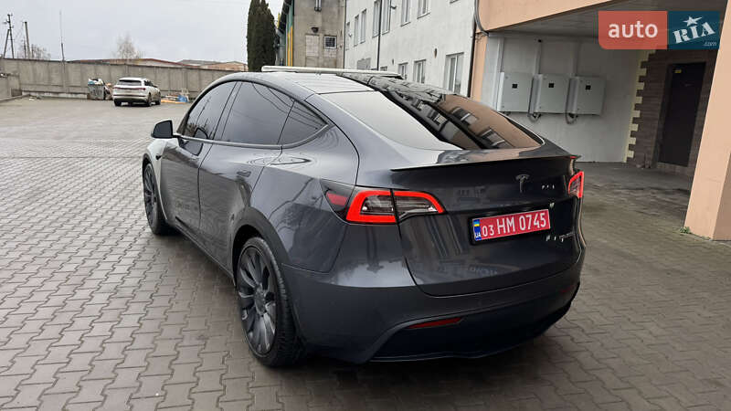 Внедорожник / Кроссовер Tesla Model Y 2021 в Луцке