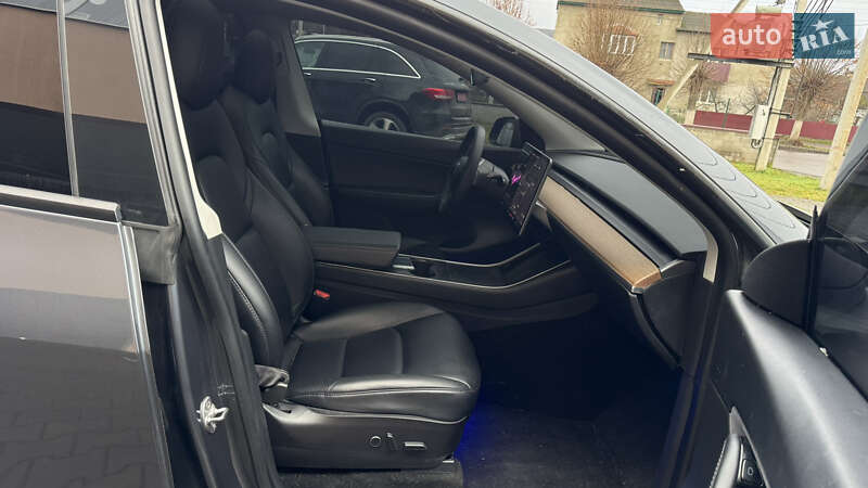 Внедорожник / Кроссовер Tesla Model Y 2021 в Луцке