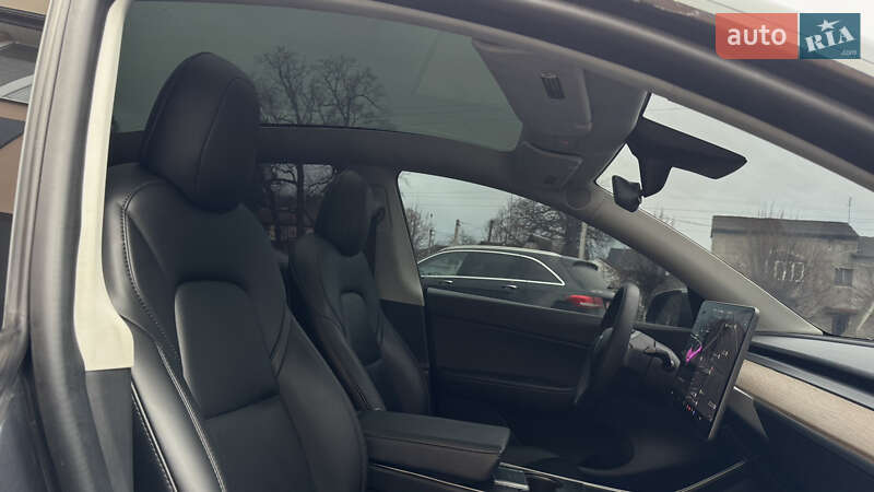 Внедорожник / Кроссовер Tesla Model Y 2021 в Луцке