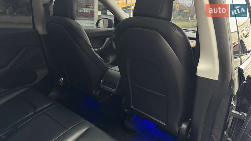 Внедорожник / Кроссовер Tesla Model Y 2021 в Луцке
