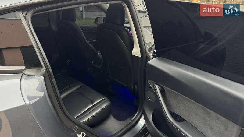 Внедорожник / Кроссовер Tesla Model Y 2021 в Луцке